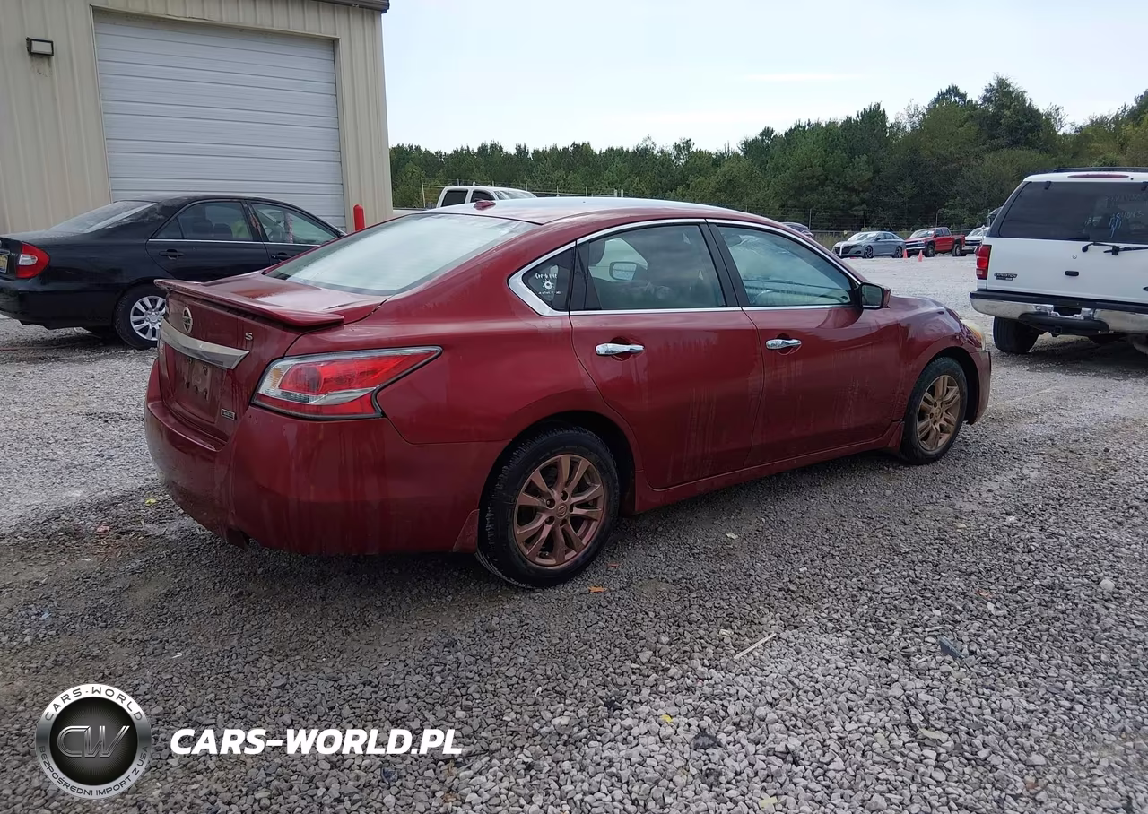 2015 Nissan Altima 2.5 S VIN:1N4AL3AP8FC493111 - 4