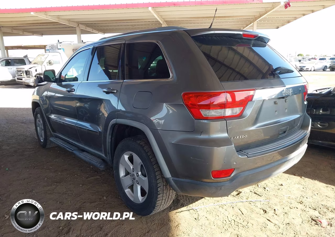 2012 Jeep Grand Cherokee Laredo VIN:1C4RJEAGXCC104074 - 3