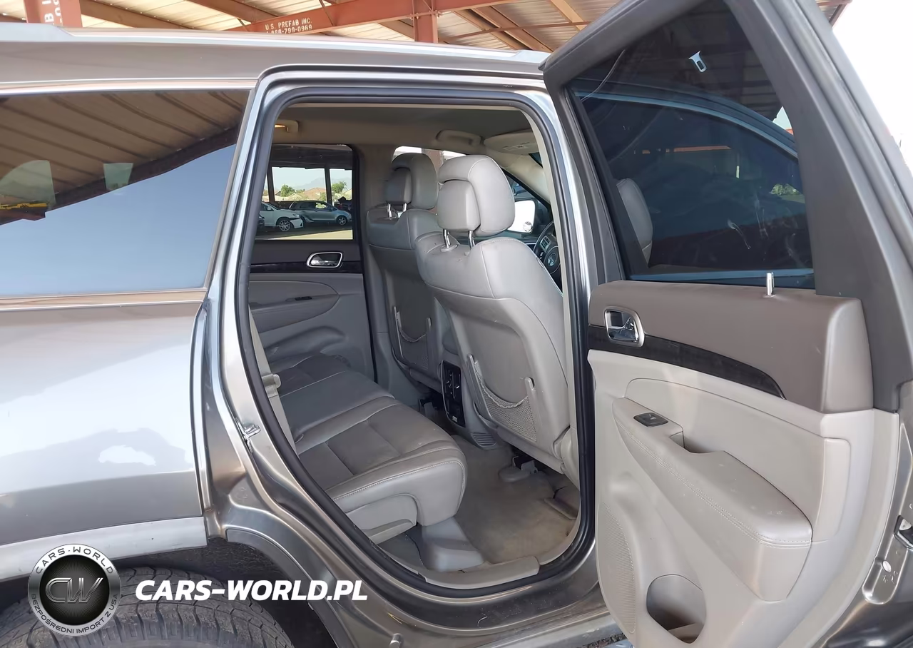 2012 Jeep Grand Cherokee Laredo VIN:1C4RJEAGXCC104074 - 8