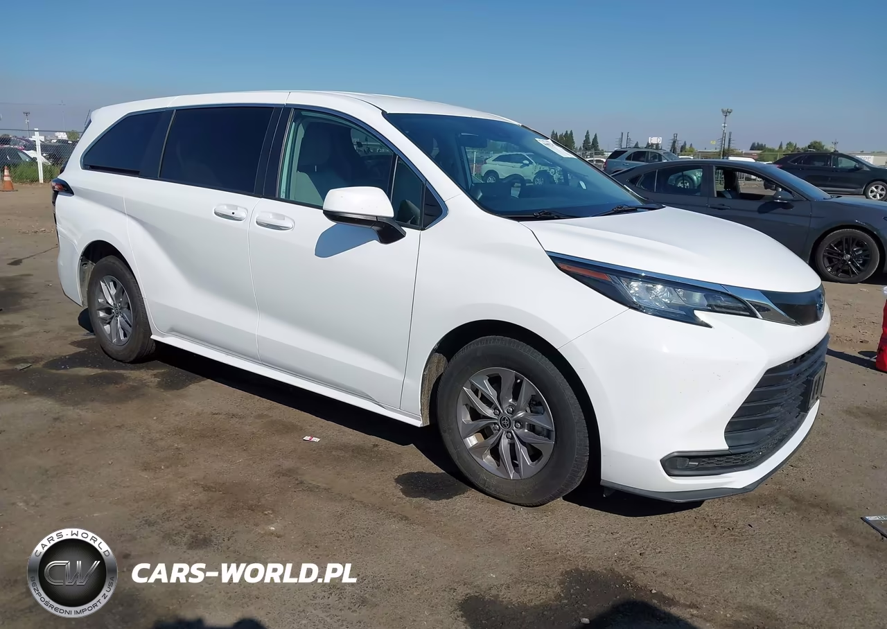 2022 Toyota Sienna Le