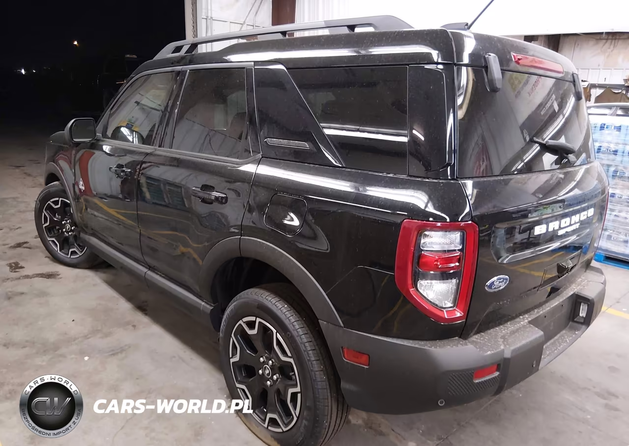 2025 Ford Bronco Sport Outer Banks VIN:3FMCR9CN1SRF02089 - 3