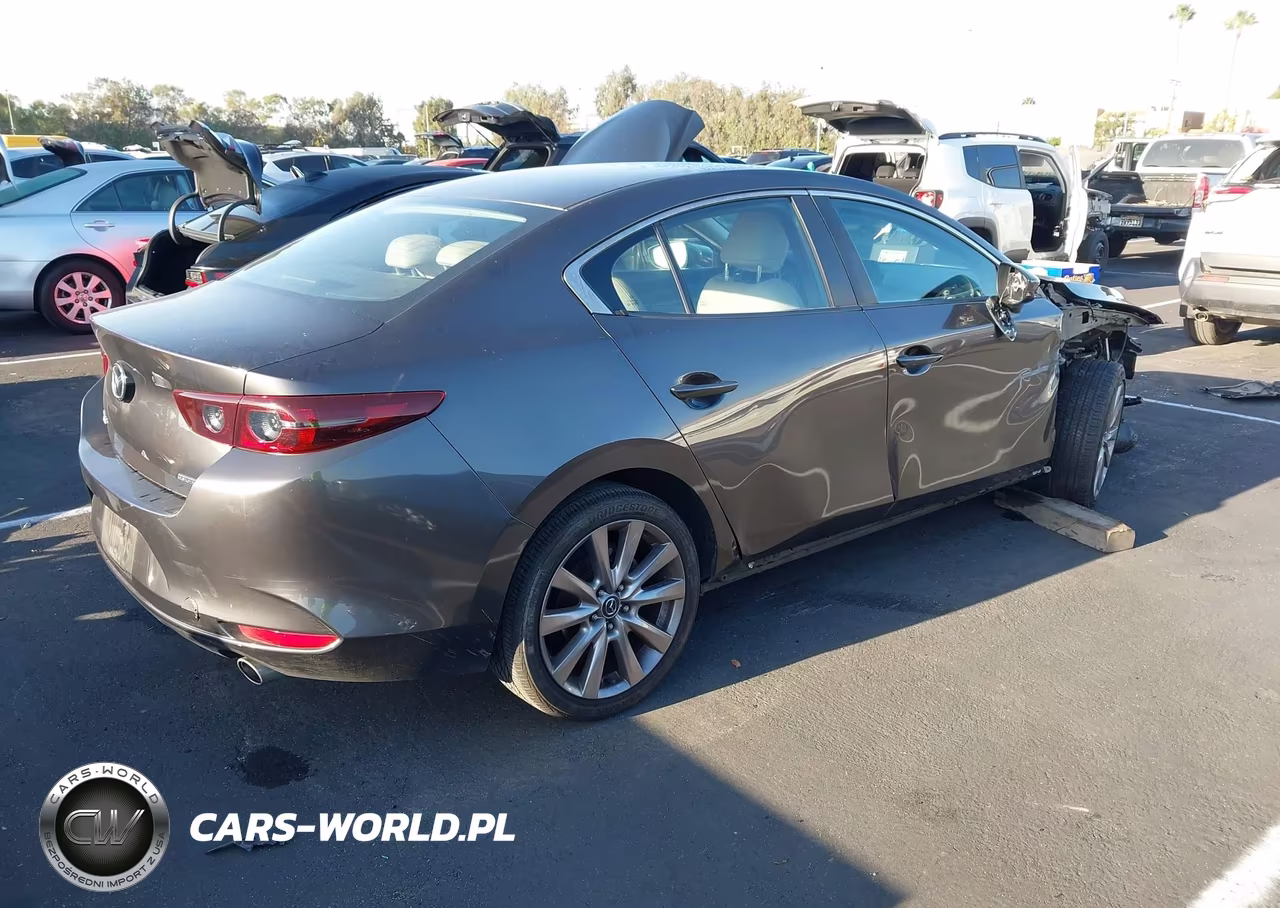 2020 Mazda Mazda3 Select Package VIN:3MZBPACL7LM124670 - 4