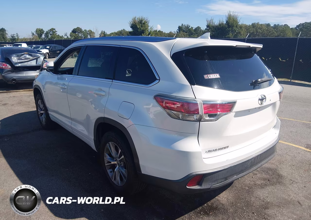 2015 Toyota Highlander Xle V6 VIN:5TDKKRFH9FS110457 - 3