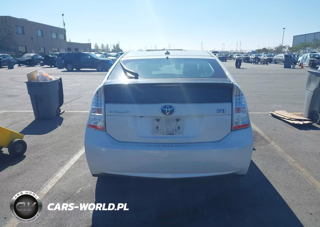 2011 Toyota Prius Three VIN:JTDKN3DU6B0256185 - 16