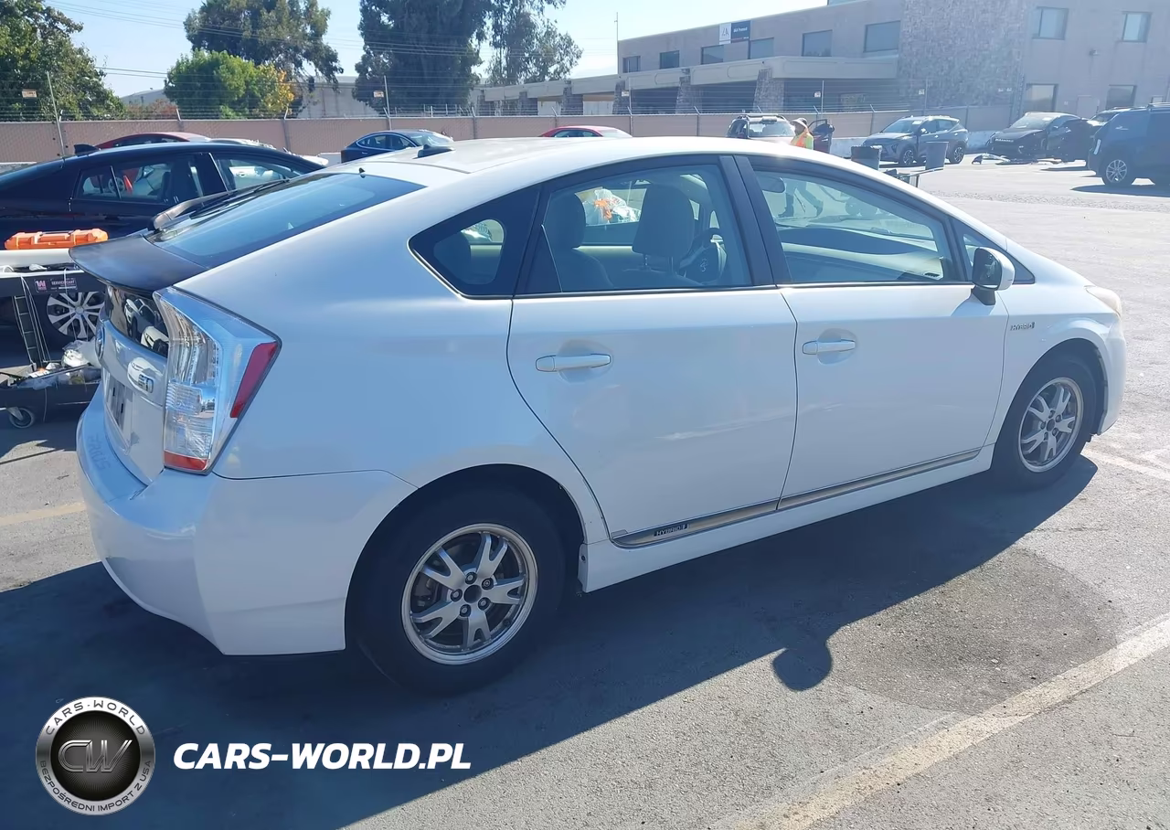 2011 Toyota Prius Three VIN:JTDKN3DU6B0256185 - 4