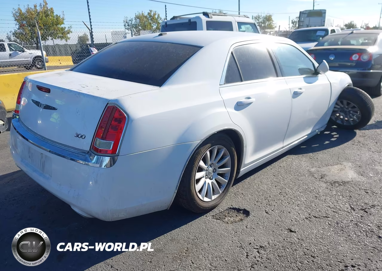2014 Chrysler 300 VIN:2C3CCAAG0EH383029 - 4
