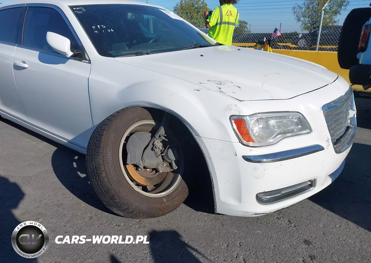 2014 Chrysler 300 VIN:2C3CCAAG0EH383029 - 6