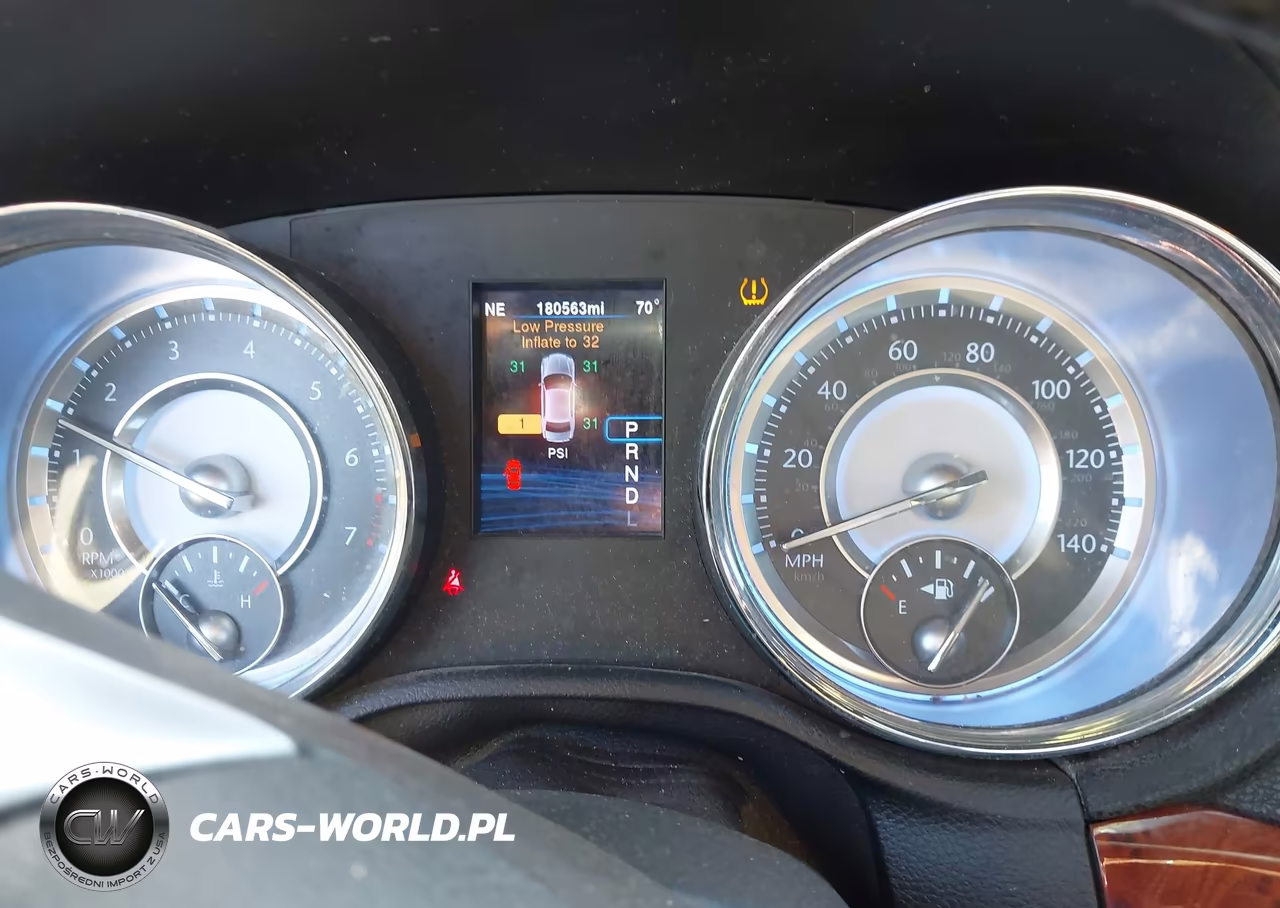 2014 Chrysler 300 VIN:2C3CCAAG0EH383029 - 7
