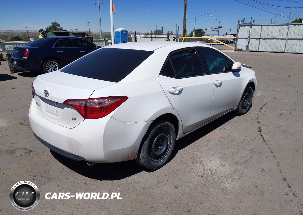 2019 Toyota Corolla Le VIN:2T1BURHE5KC224746 - 4