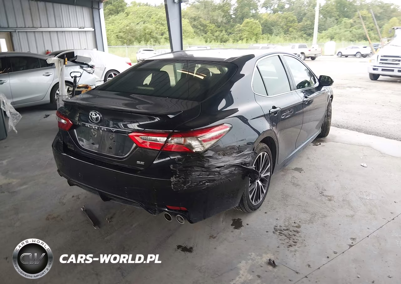 2018 Toyota Camry Se VIN:JTNB11HK4J3037551 - 4