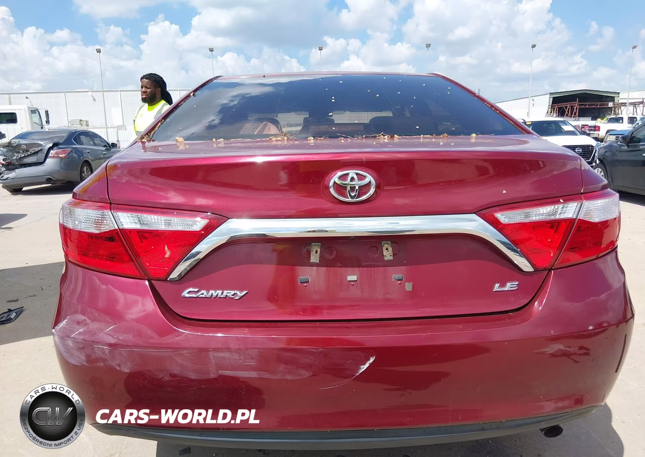 2015 Toyota Camry Le VIN:4T1BF1FK1FU935997 - 16