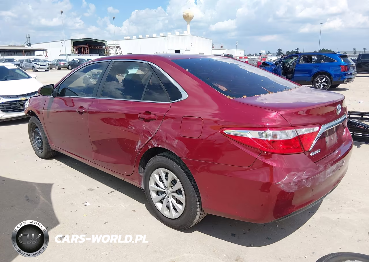 2015 Toyota Camry Le VIN:4T1BF1FK1FU935997 - 3