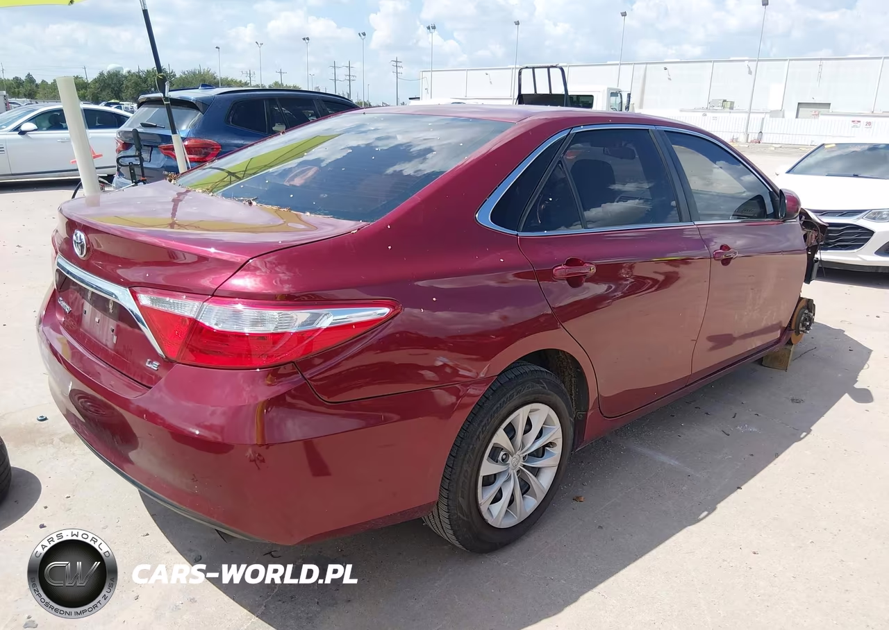 2015 Toyota Camry Le VIN:4T1BF1FK1FU935997 - 4