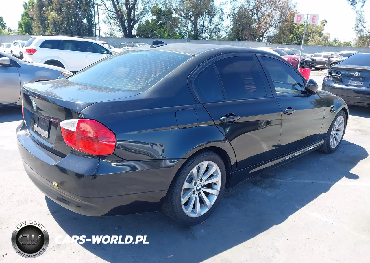 2011 BMW 328I VIN:WBAPH7G54BNN06662 - 4