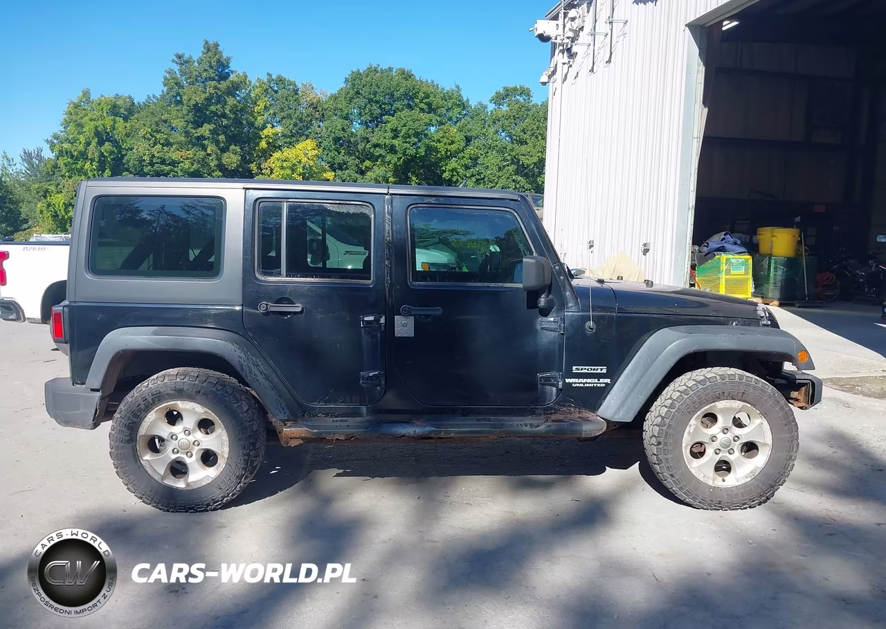 2012 Jeep Wrangler Unlimited Sport VIN:1C4BJWDG7CL246000 - 13