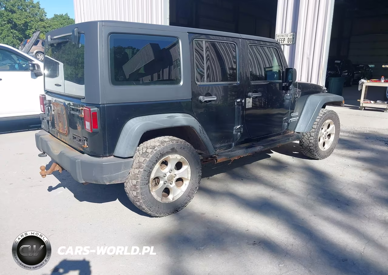 2012 Jeep Wrangler Unlimited Sport VIN:1C4BJWDG7CL246000 - 4