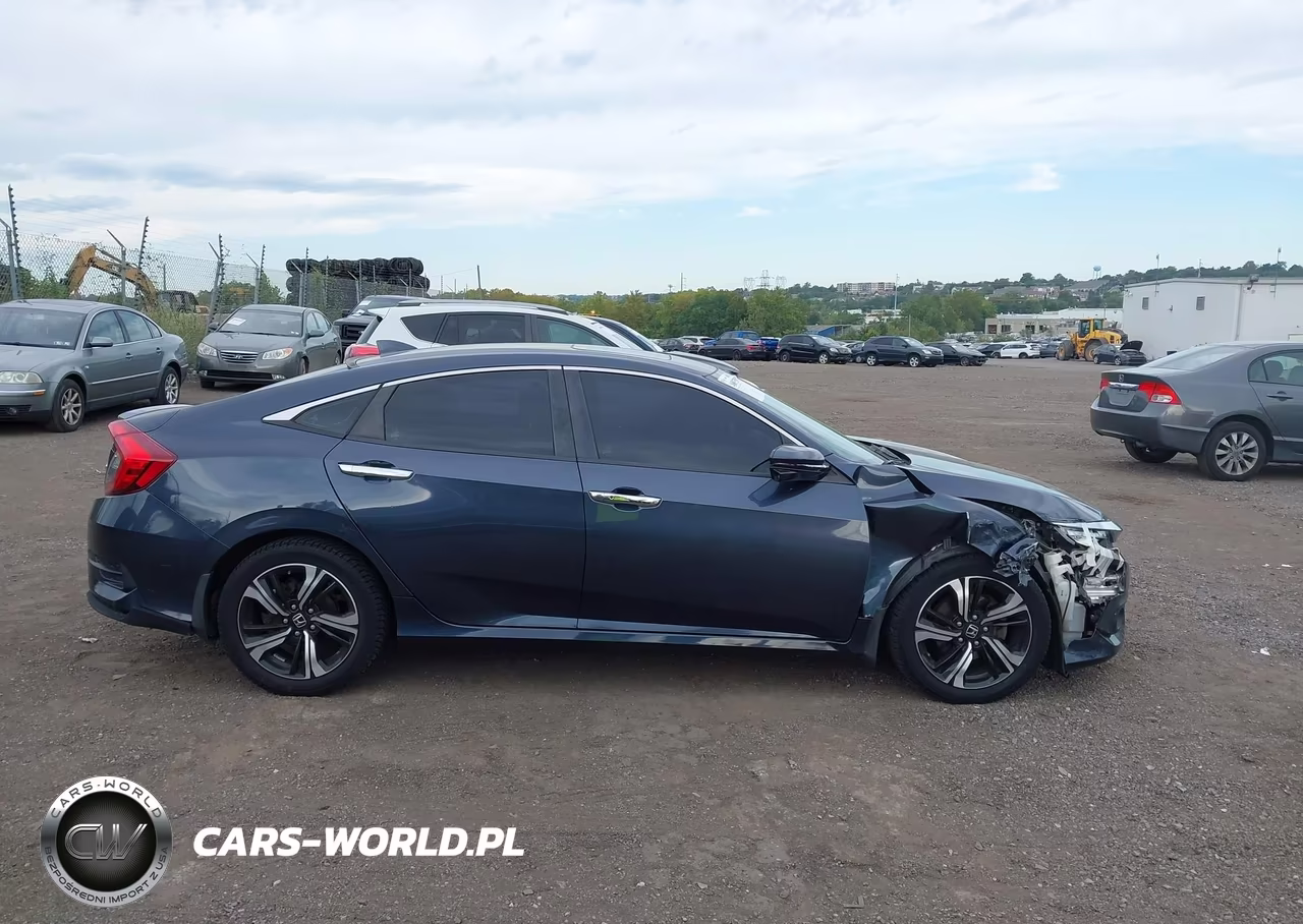 2017 Honda Civic Touring VIN:2HGFC1F96HH637643 - 13