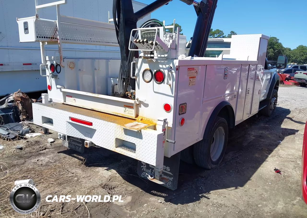 2022 Ford F-550 Chassis Xl VIN:1FDUF5GN1NEC91807 - 4