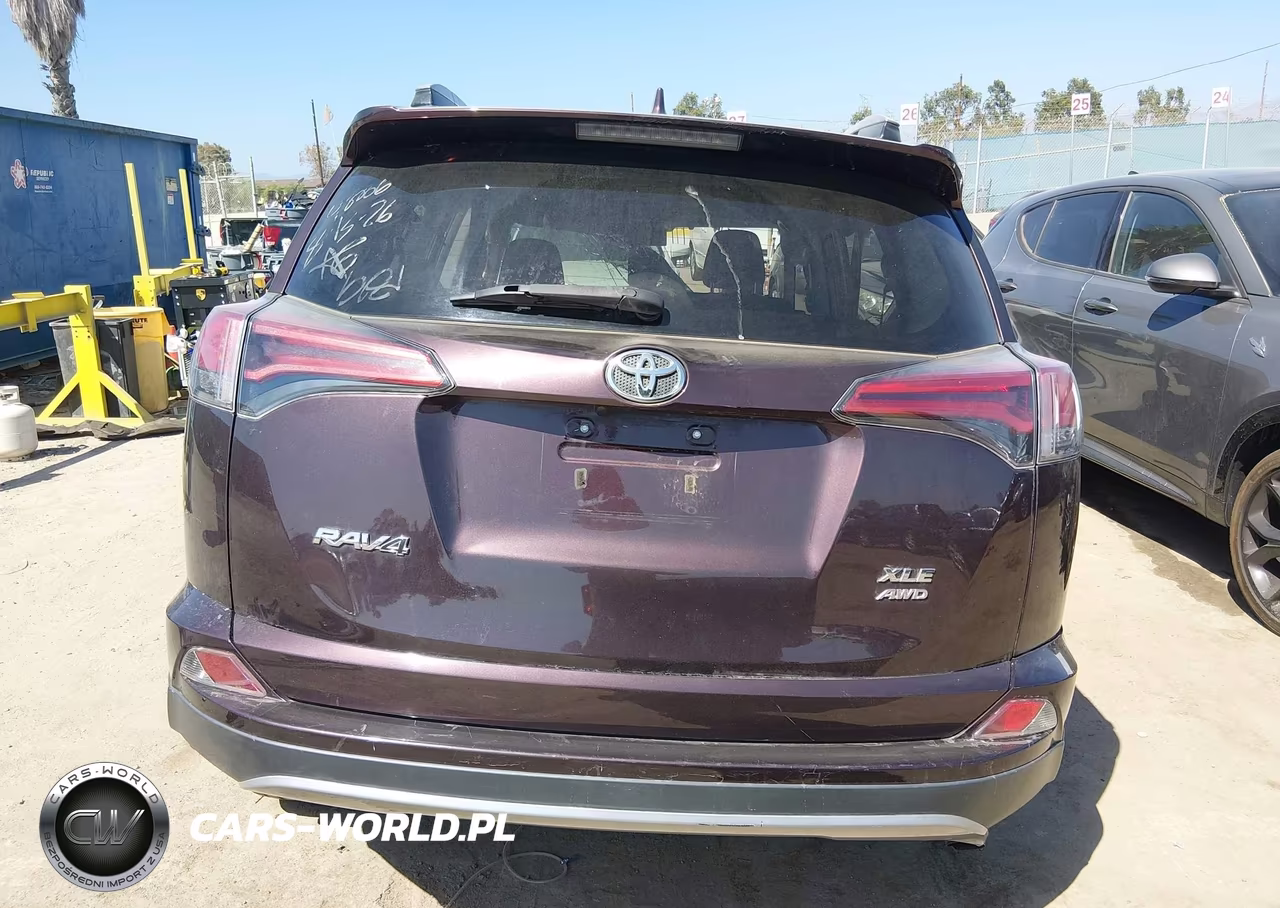2018 Toyota Rav4 Xle VIN:2T3RFREVXJW765826 - 15