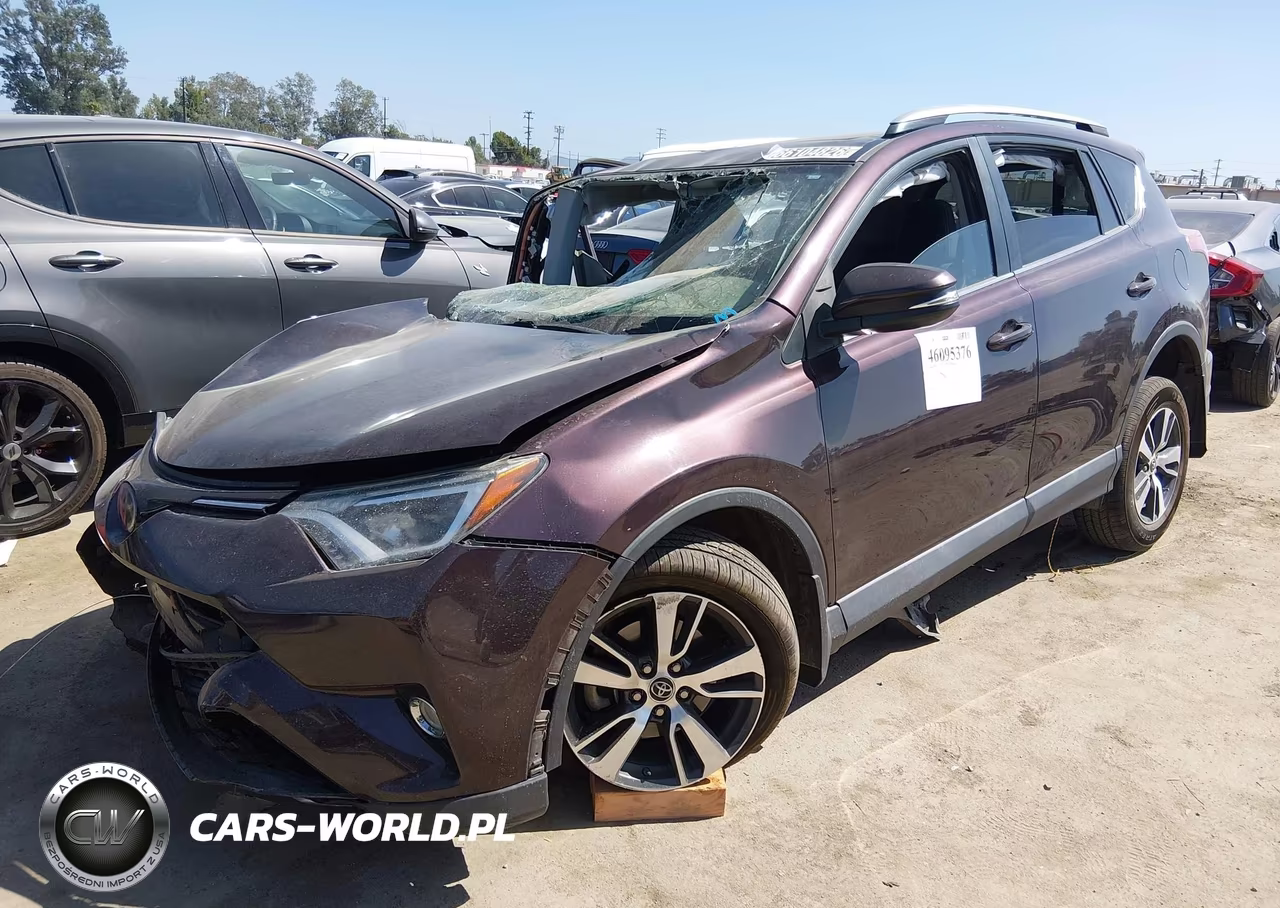 2018 Toyota Rav4 Xle VIN:2T3RFREVXJW765826 - 2