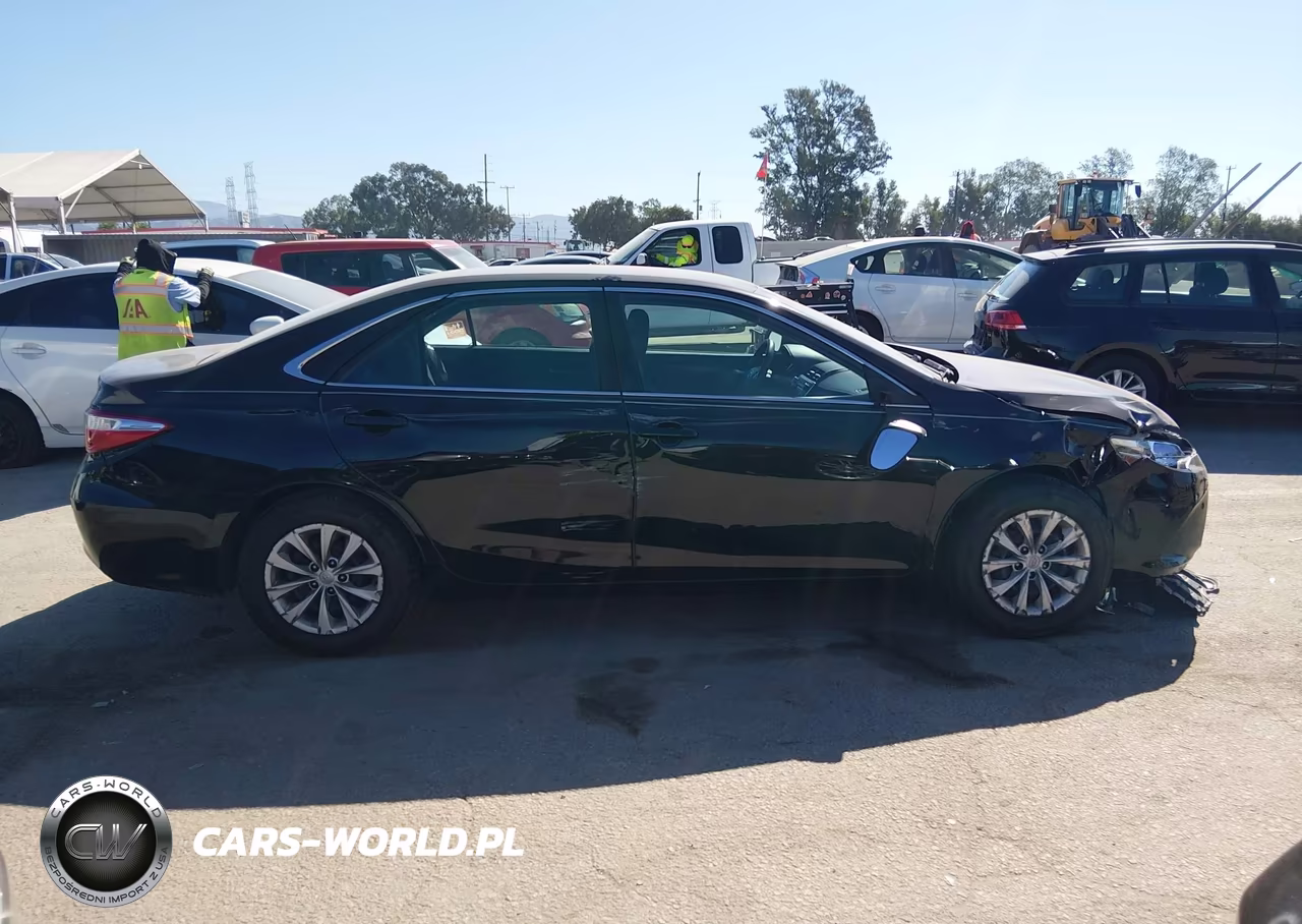 2015 Toyota Camry Le VIN:4T4BF1FK1FR470501 - 13