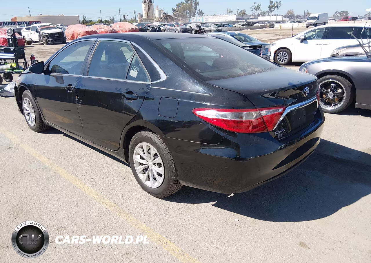 2015 Toyota Camry Le VIN:4T4BF1FK1FR470501 - 3