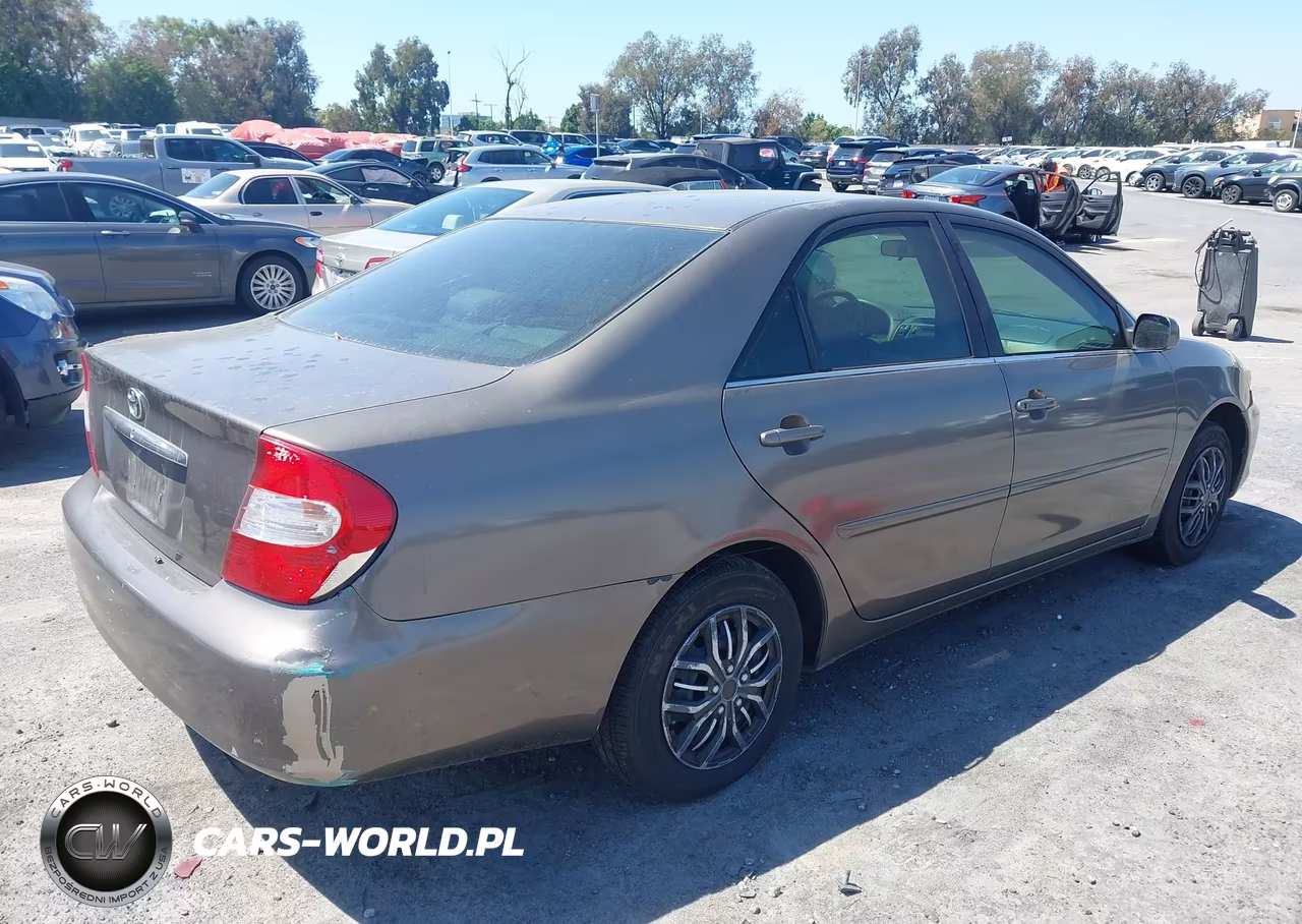 2004 Toyota Camry Le VIN:4T1BE32KX4U795496 - 4