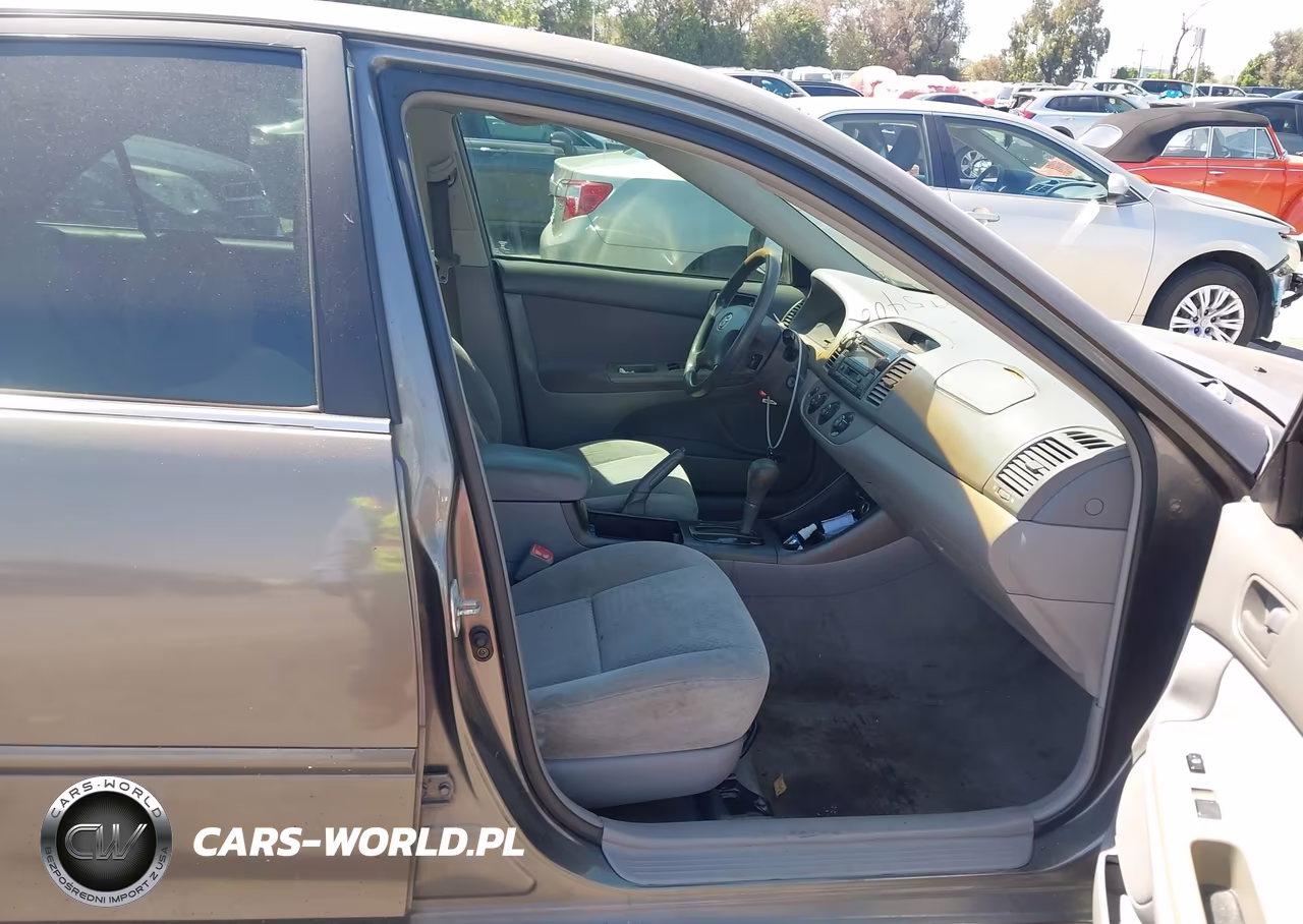 2004 Toyota Camry Le VIN:4T1BE32KX4U795496 - 5