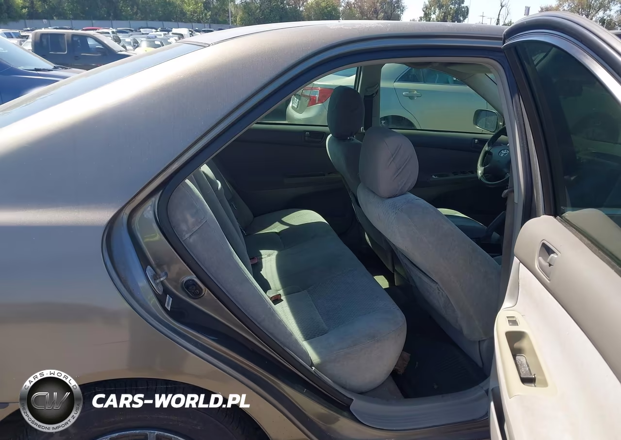 2004 Toyota Camry Le VIN:4T1BE32KX4U795496 - 8