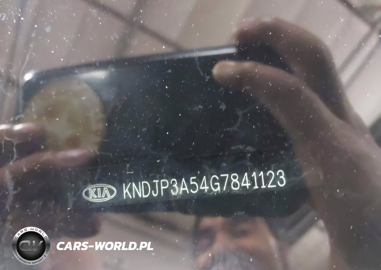 2016 Kia Soul + VIN:KNDJP3A54G7841123 - 9