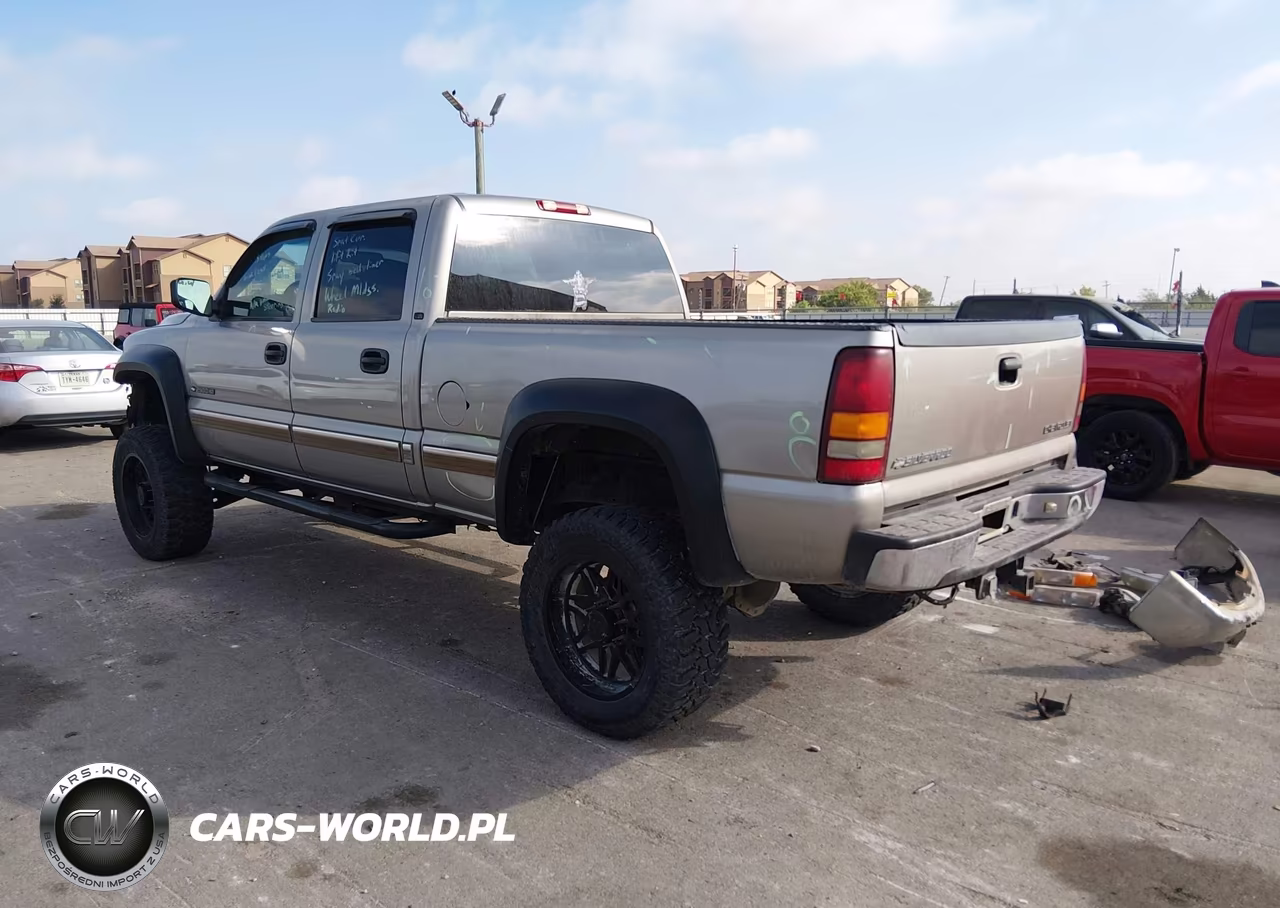 2001 Chevrolet Silverado 2500Hd Ls VIN:1GCHC23U31F175135 - 3