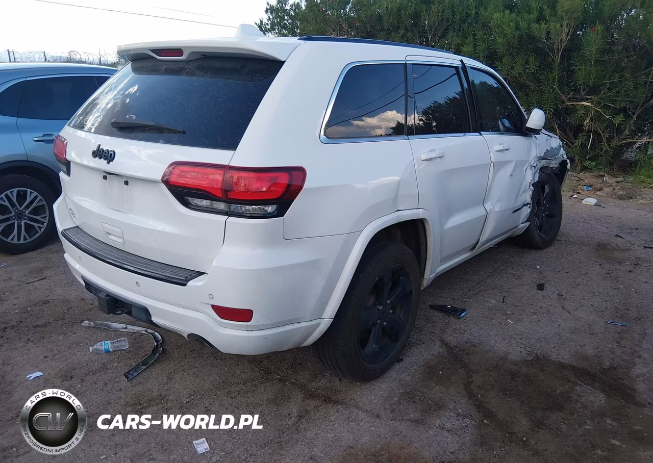 2015 Jeep Grand Cherokee Altitude VIN:1C4RJEAG2FC131516 - 4