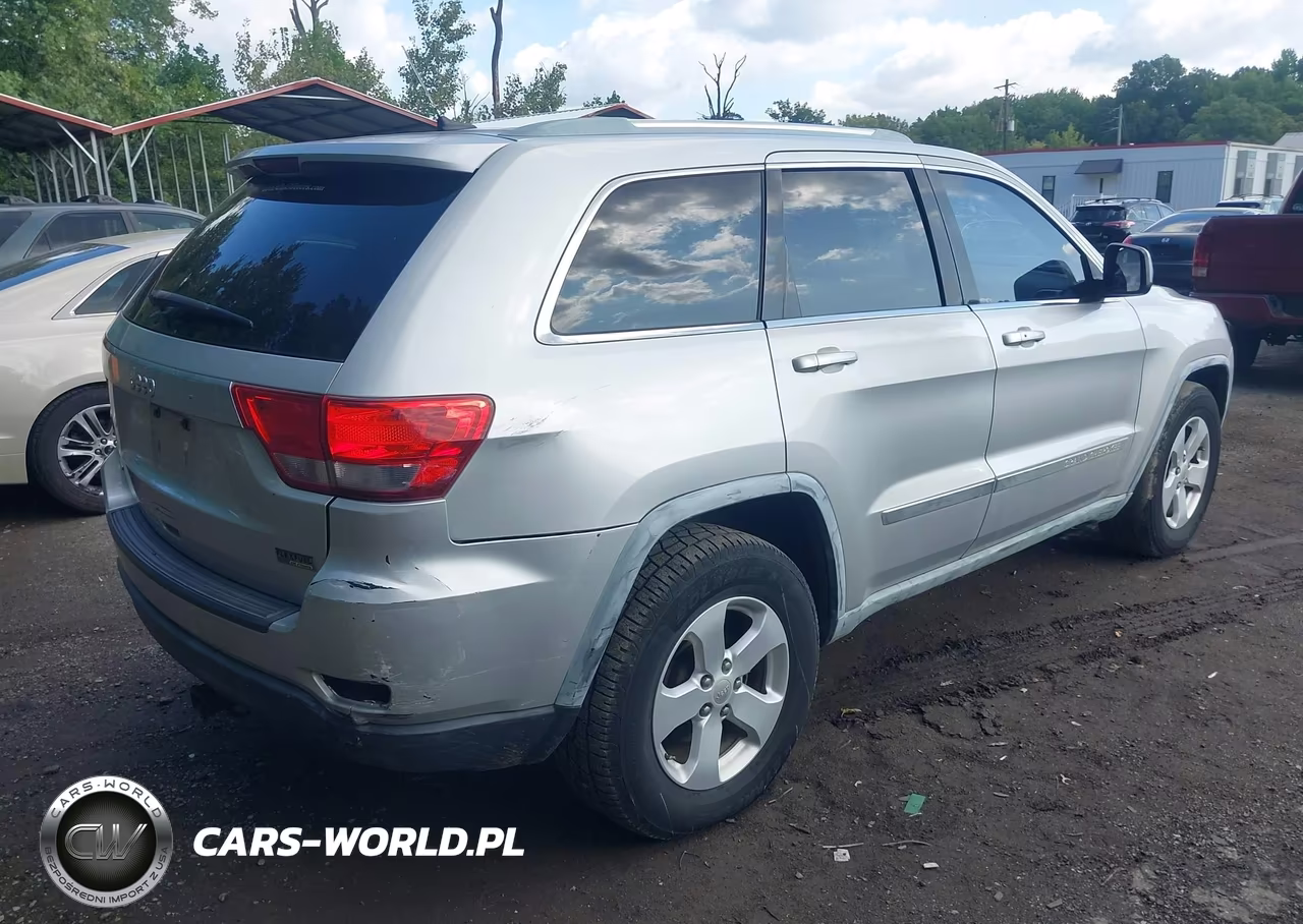 2011 Jeep Grand Cherokee Laredo VIN:1J4RS4GG2BC591682 - 4
