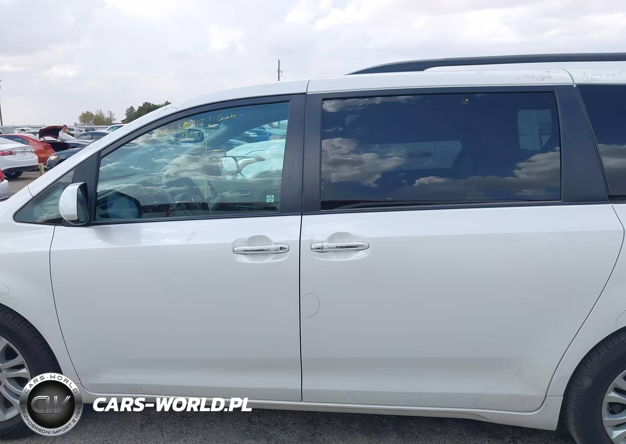 2017 Toyota Sienna Xle 8 Passenger VIN:5TDYZ3DC0HS827746 - 14