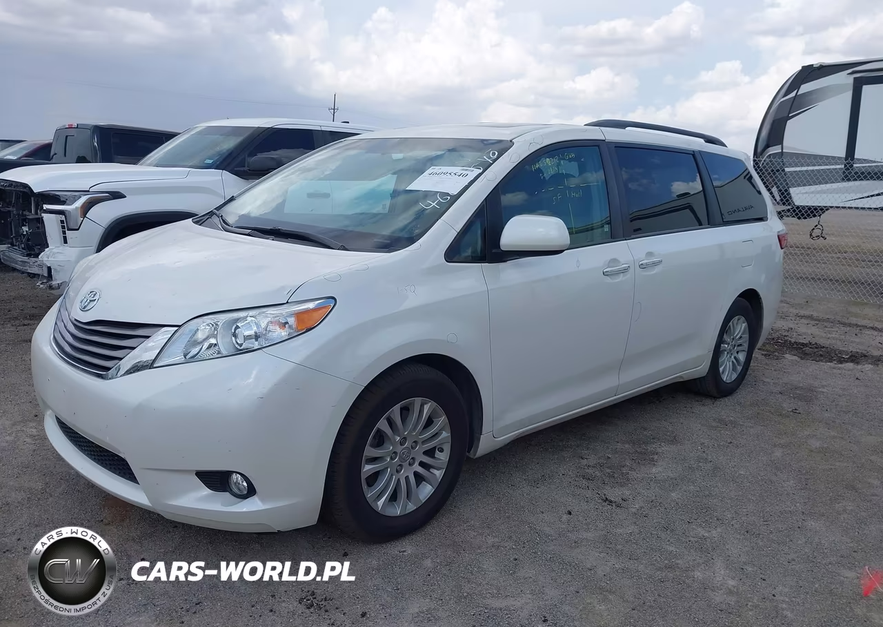 2017 Toyota Sienna Xle 8 Passenger VIN:5TDYZ3DC0HS827746 - 2
