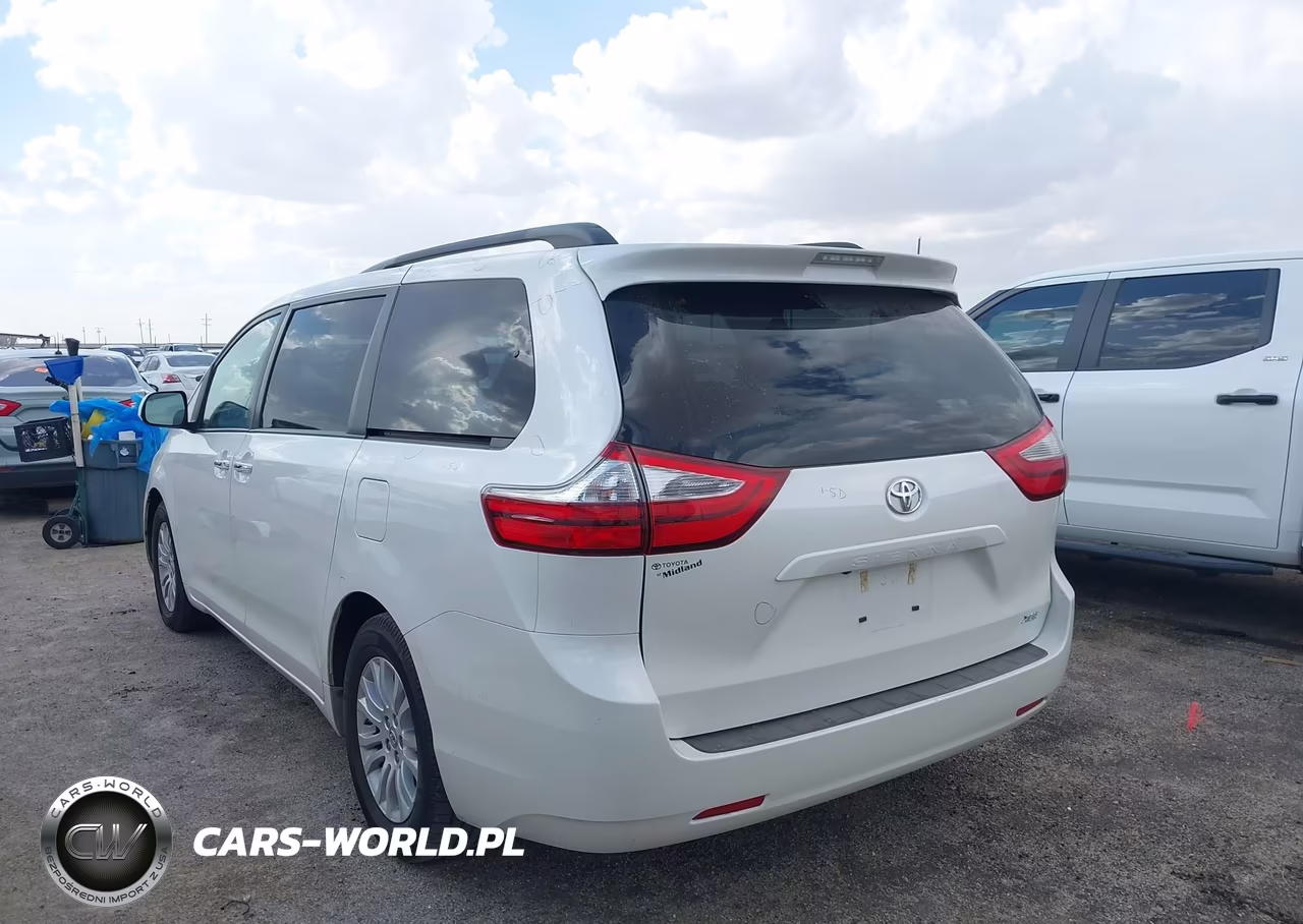 2017 Toyota Sienna Xle 8 Passenger VIN:5TDYZ3DC0HS827746 - 3