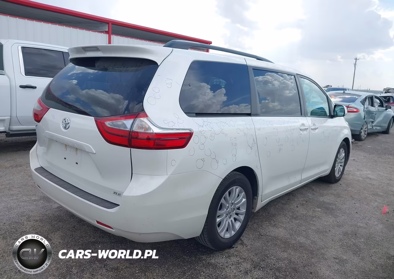 2017 Toyota Sienna Xle 8 Passenger VIN:5TDYZ3DC0HS827746 - 4