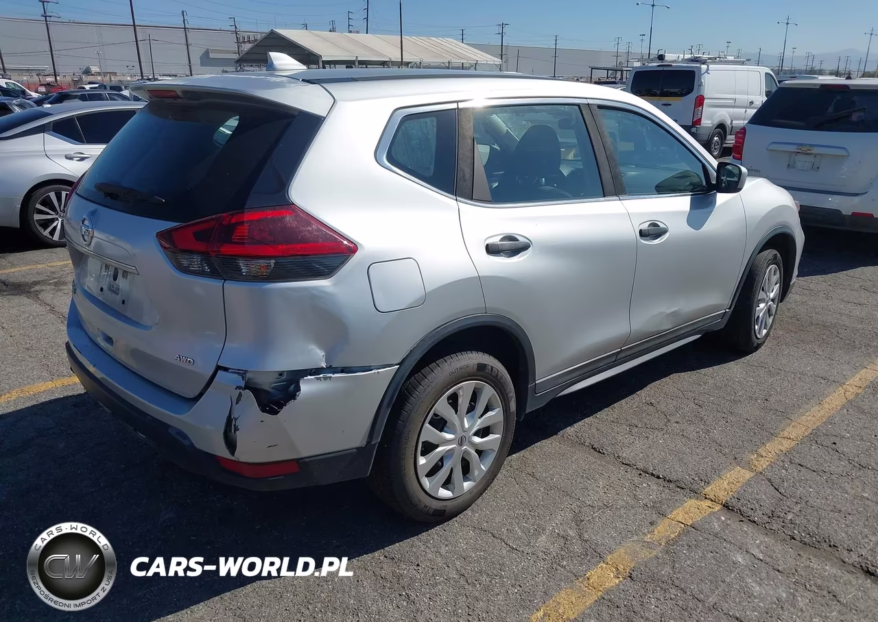 2018 Nissan Rogue S VIN:KNMAT2MV7JP520900 - 4