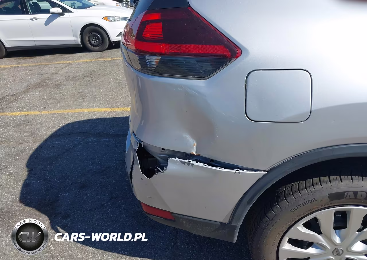 2018 Nissan Rogue S VIN:KNMAT2MV7JP520900 - 6