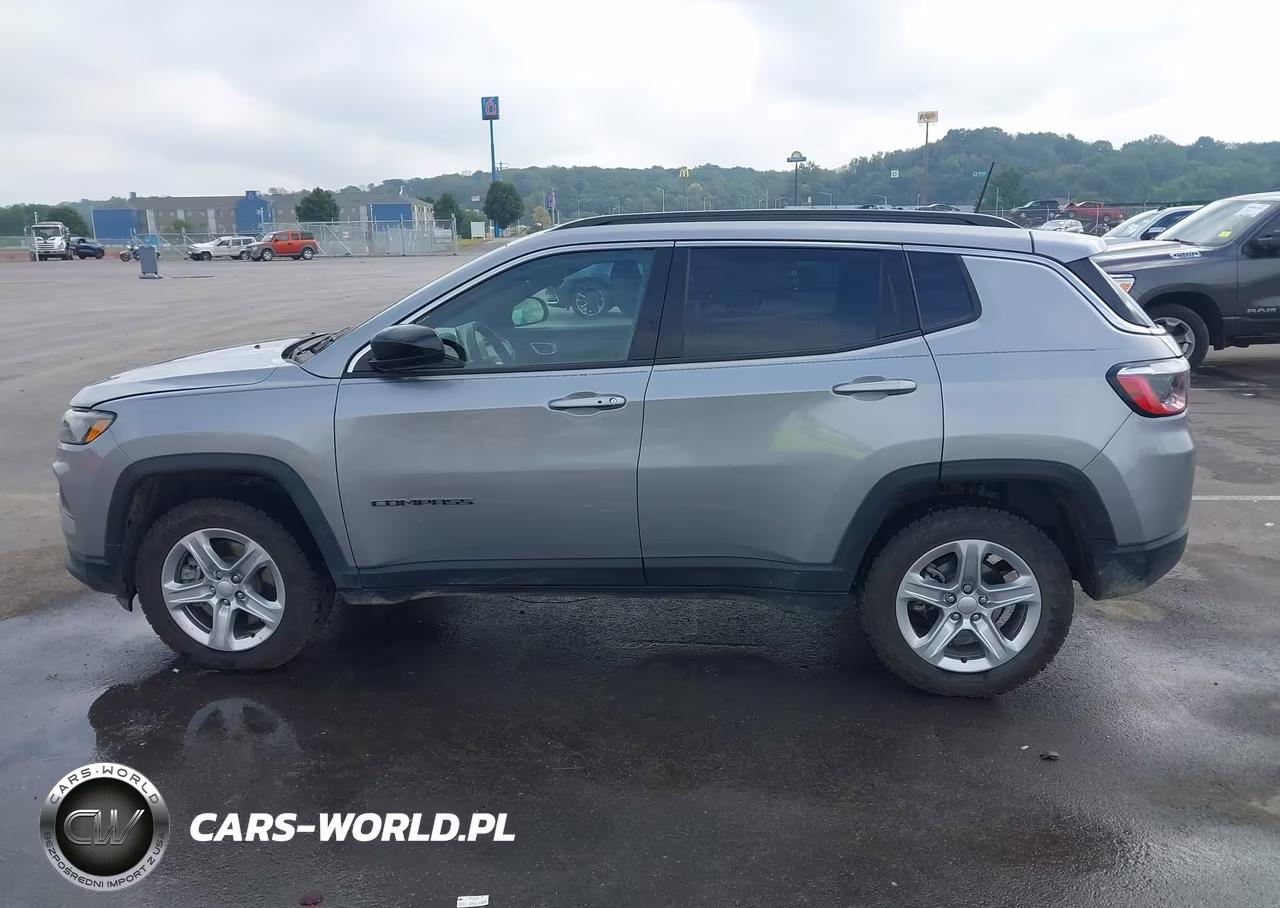 2023 Jeep Compass Latitude 4X4 VIN:3C4NJDBN4PT509220 - 14