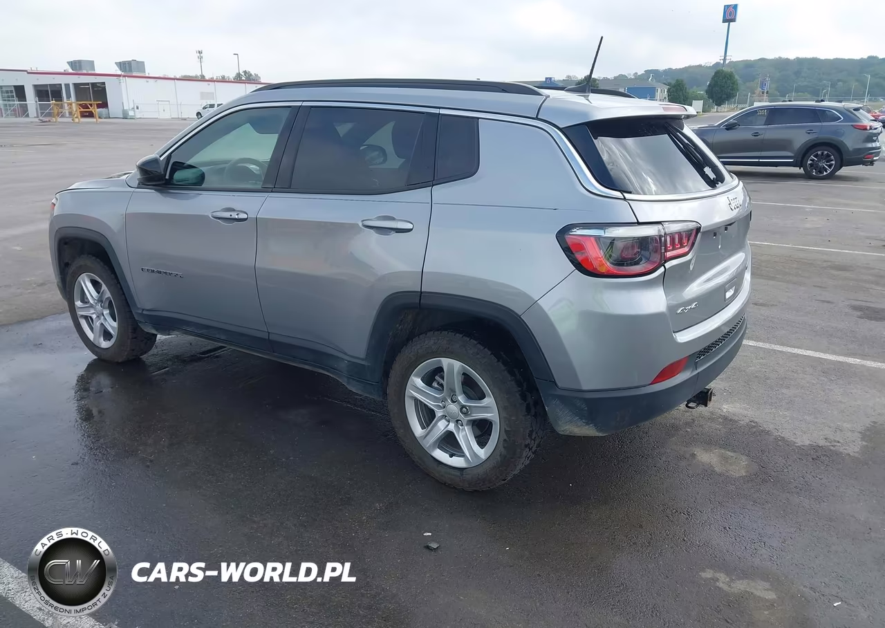 2023 Jeep Compass Latitude 4X4 VIN:3C4NJDBN4PT509220 - 3