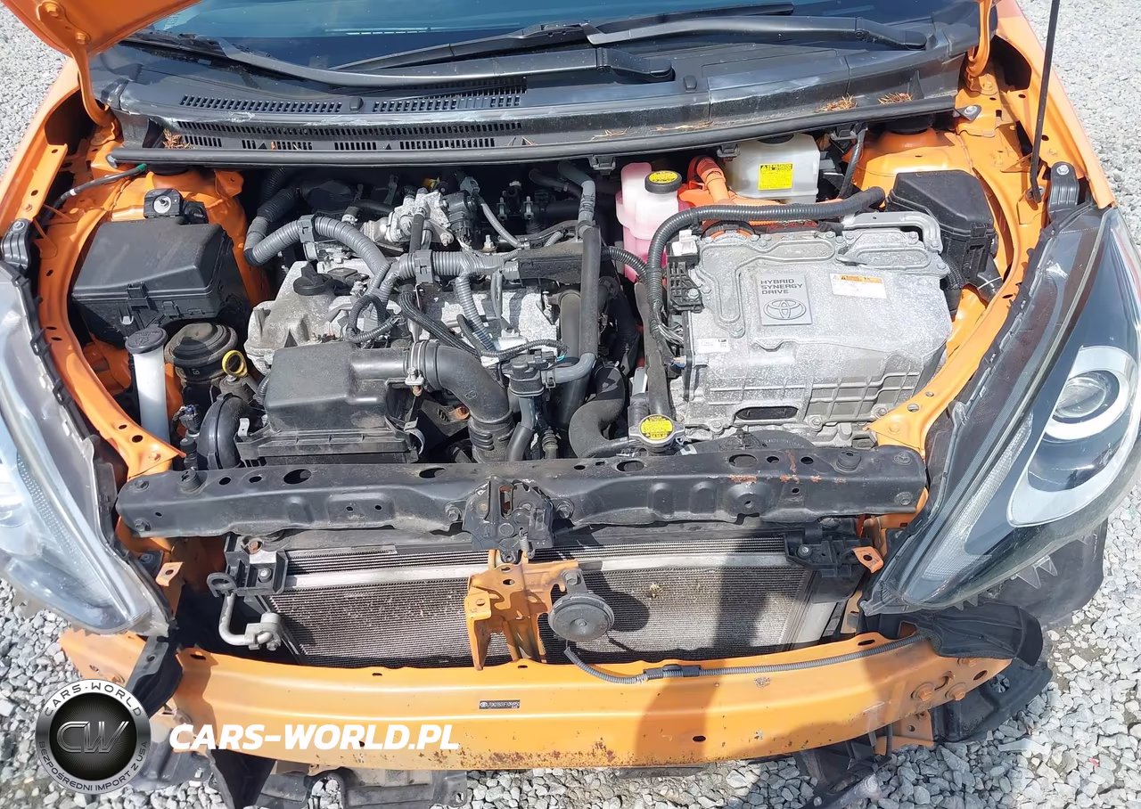 2015 Toyota Prius C Two VIN:JTDKDTB31F1094950 - 10