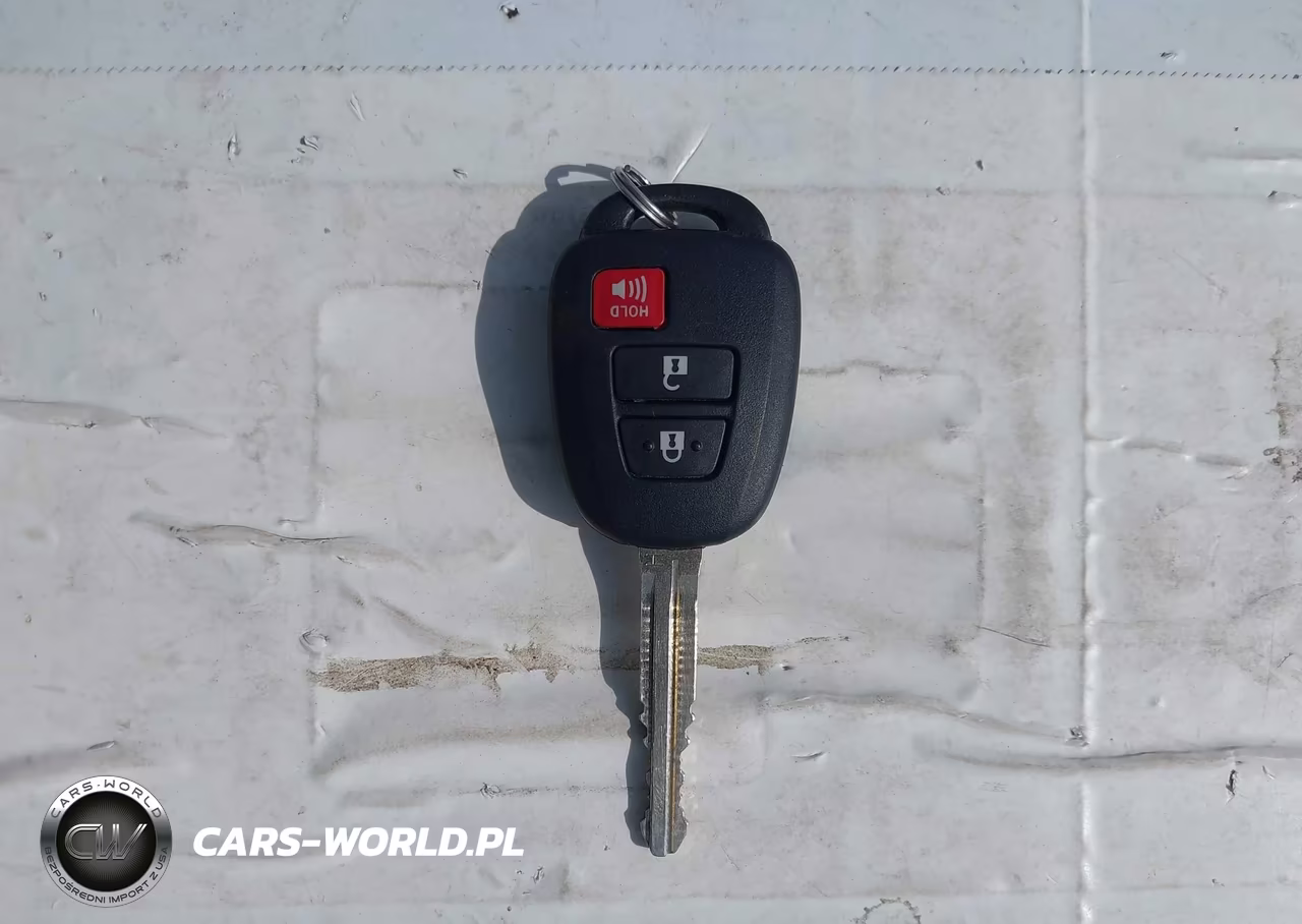 2015 Toyota Prius C Two VIN:JTDKDTB31F1094950 - 11