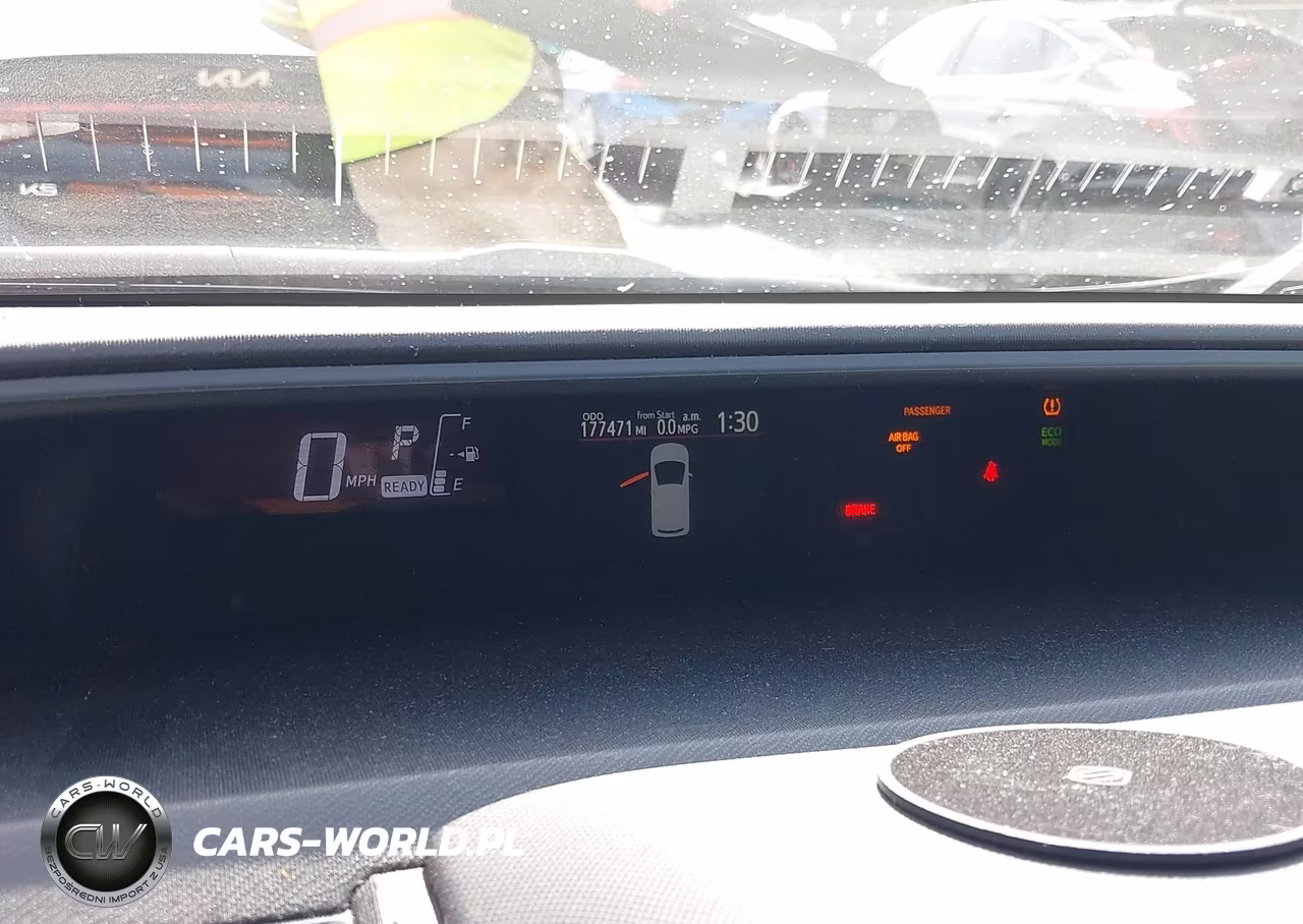 2015 Toyota Prius C Two VIN:JTDKDTB31F1094950 - 7