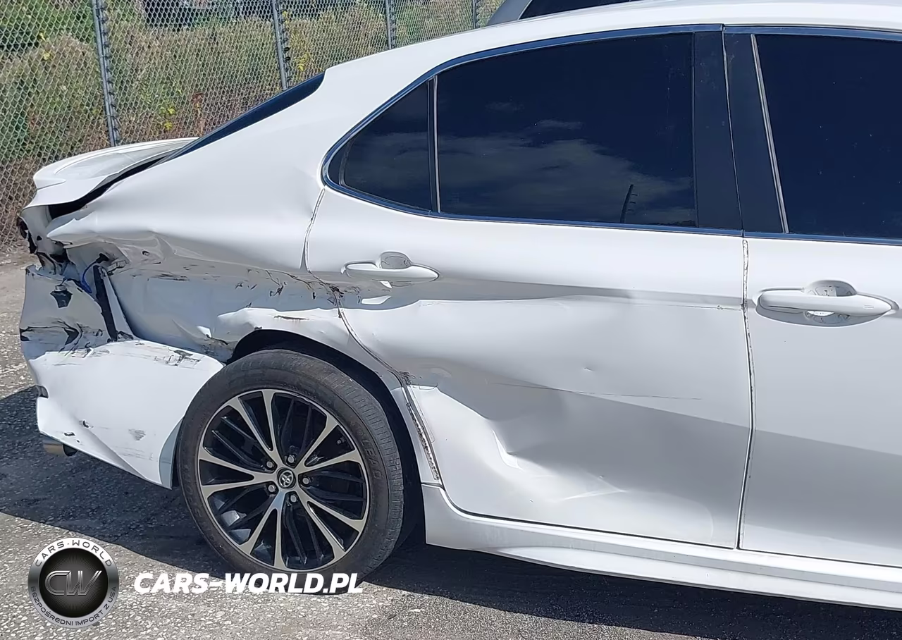 2018 Toyota Camry Se VIN:4T1B11HK7JU571105 - 18