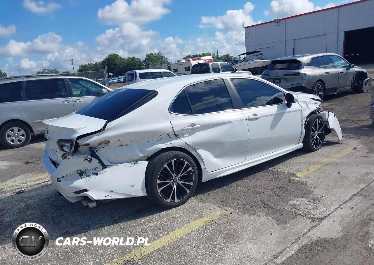 2018 Toyota Camry Se VIN:4T1B11HK7JU571105 - 4
