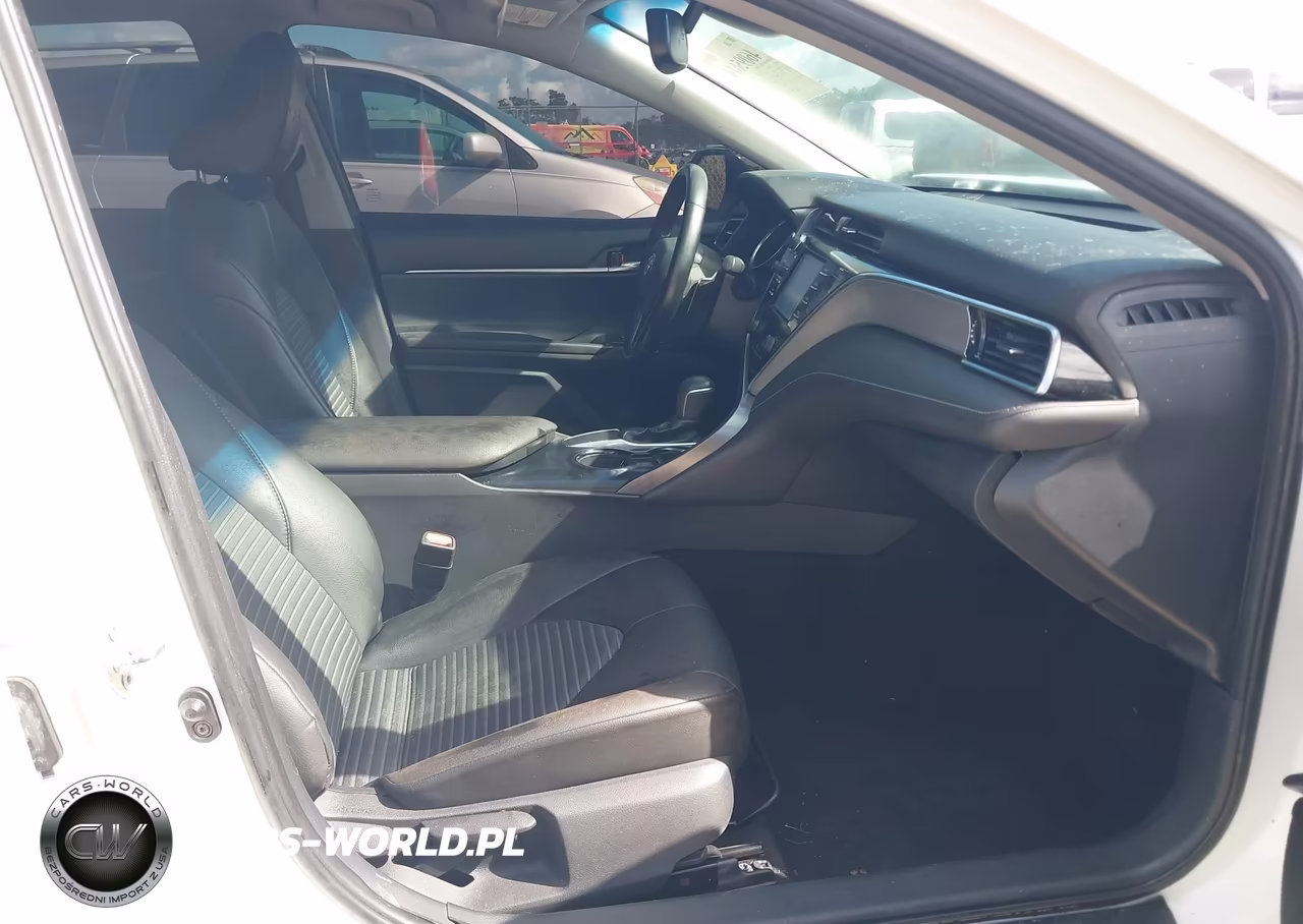 2018 Toyota Camry Se VIN:4T1B11HK7JU571105 - 5