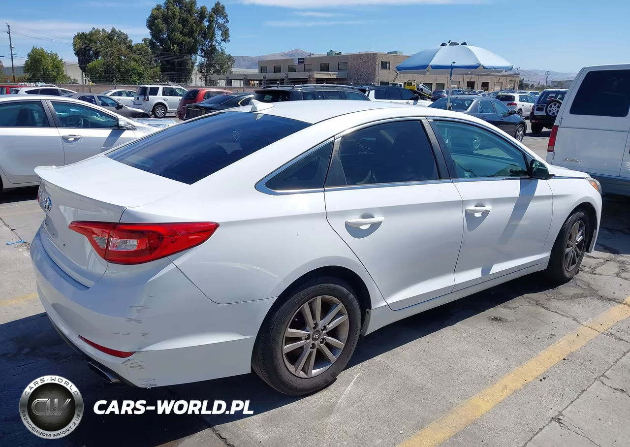 2016 Hyundai Sonata Se VIN:5NPE24AF4GH314001 - 4