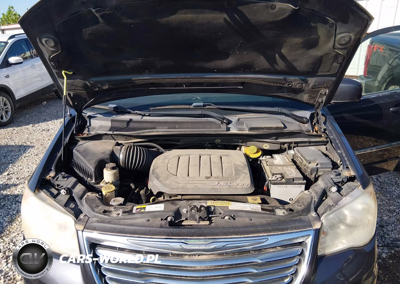 2013 Chrysler Town & Country Touring VIN:2C4RC1BG4DR821998 - 10
