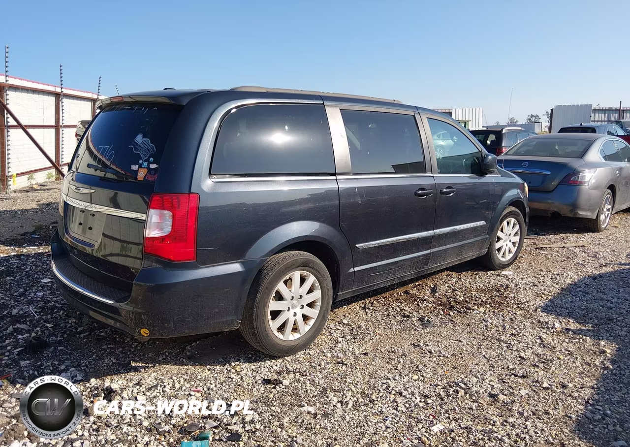 2013 Chrysler Town & Country Touring VIN:2C4RC1BG4DR821998 - 4